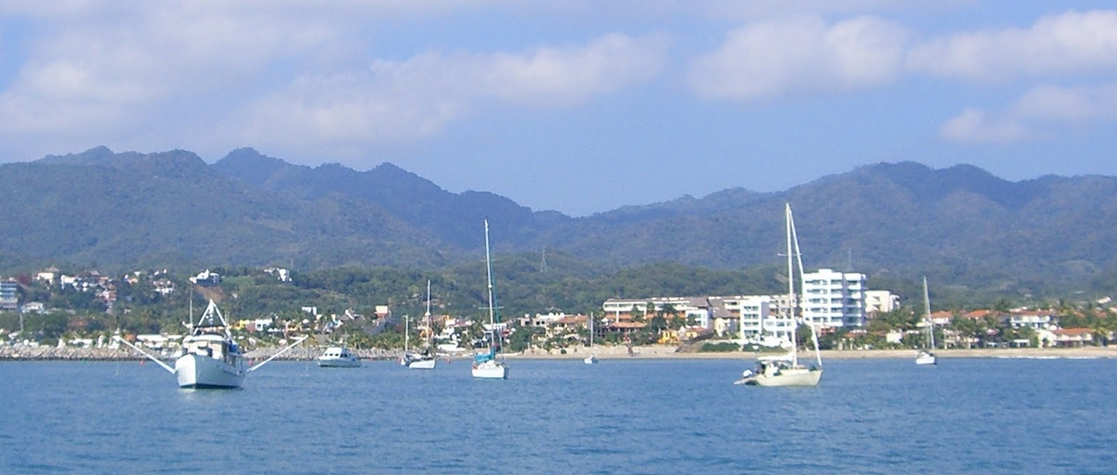 la cruz mexico anchorage sailboats