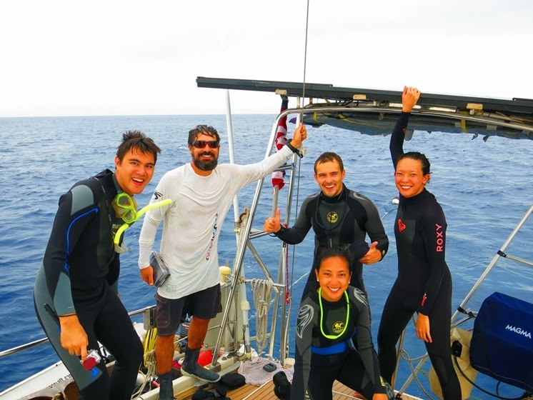 diving tubbataha reef sailing sv delos