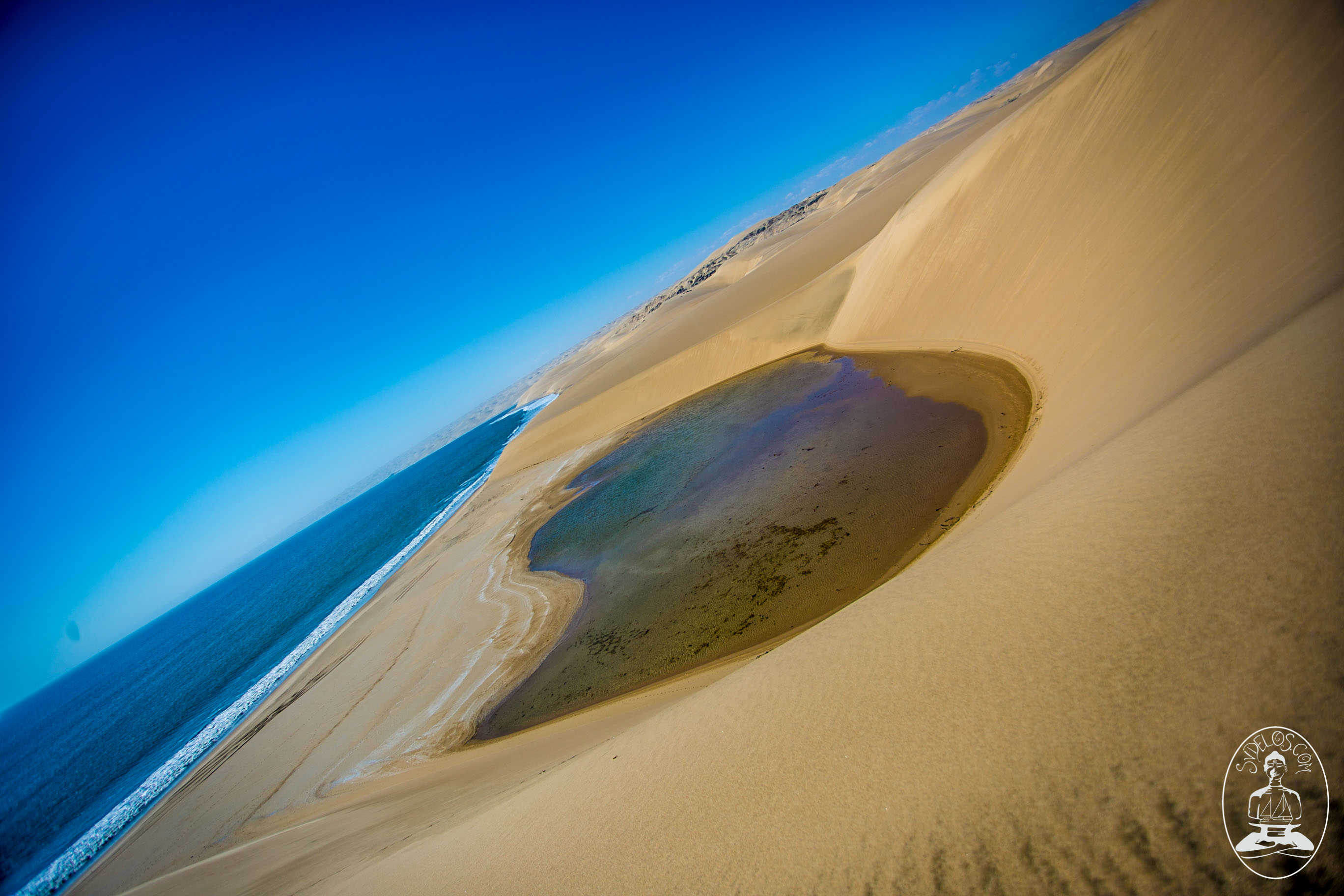 free desktop background desert water by sea